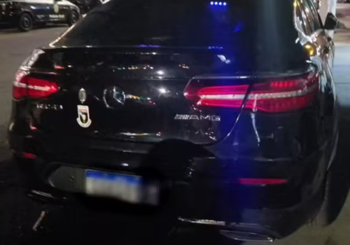 Médico preso em SP diz que usou giroflex no carro porque 'estava atrasado'