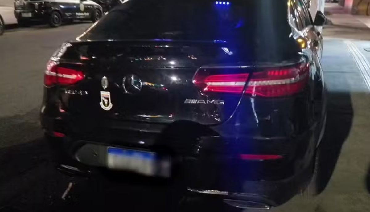 Médico preso em SP diz que usou giroflex no carro porque 'estava atrasado'
