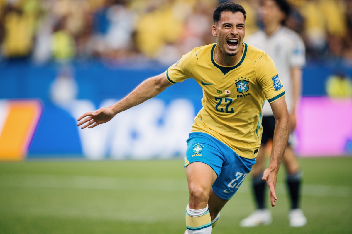 Seleção Brasileira entra em campo com Martinelli titular; veja escalação oficial