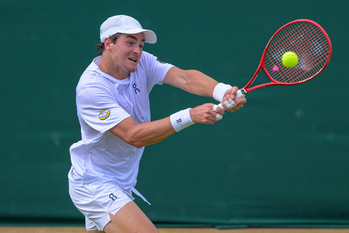 João Fonseca perde para russo e é eliminado na terceira rodada de Wimbledon