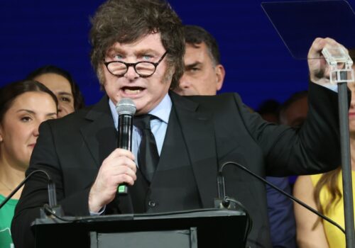 Planalto avalia que crise diplomática com Argentina provocou desgate político para Milei