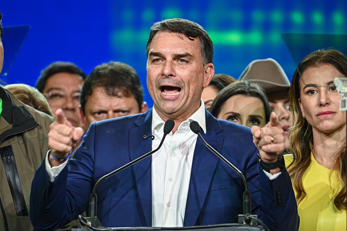Flávio Bolsonaro apresenta nova petição contra Lula no STF