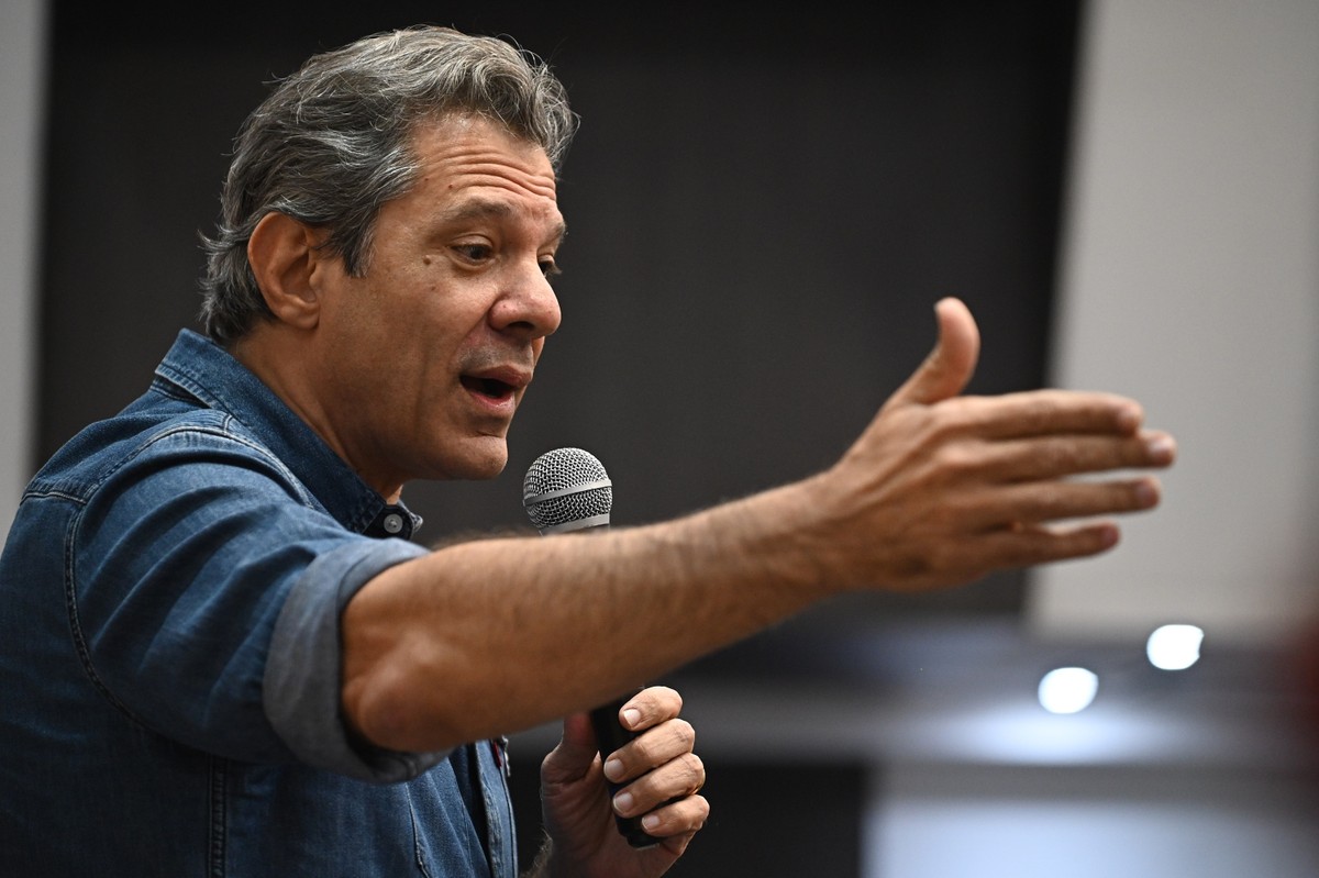 Haddad diz que Brasil deve 'virar a página' da crise diplomática com Argentina