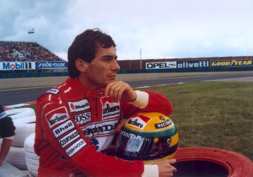 Ayrton Senna recebe título oficial de Herói da Pátria