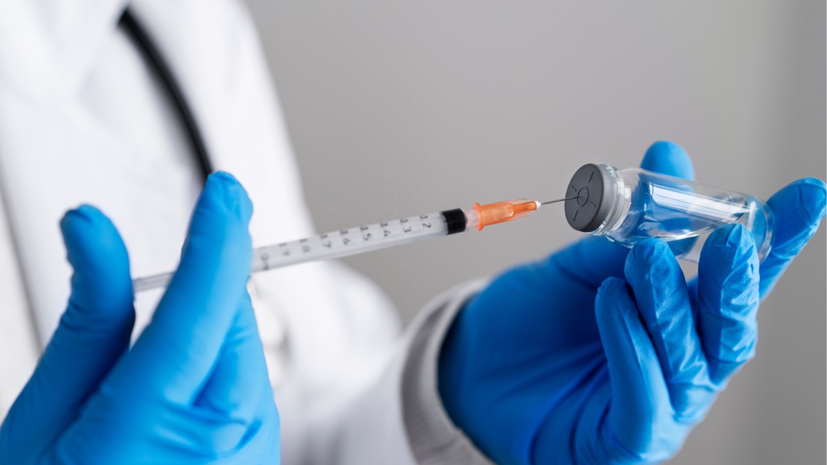 Peptídeos: nova febre da estética avança sem aprovação da Anvisa e preocupa especialistas