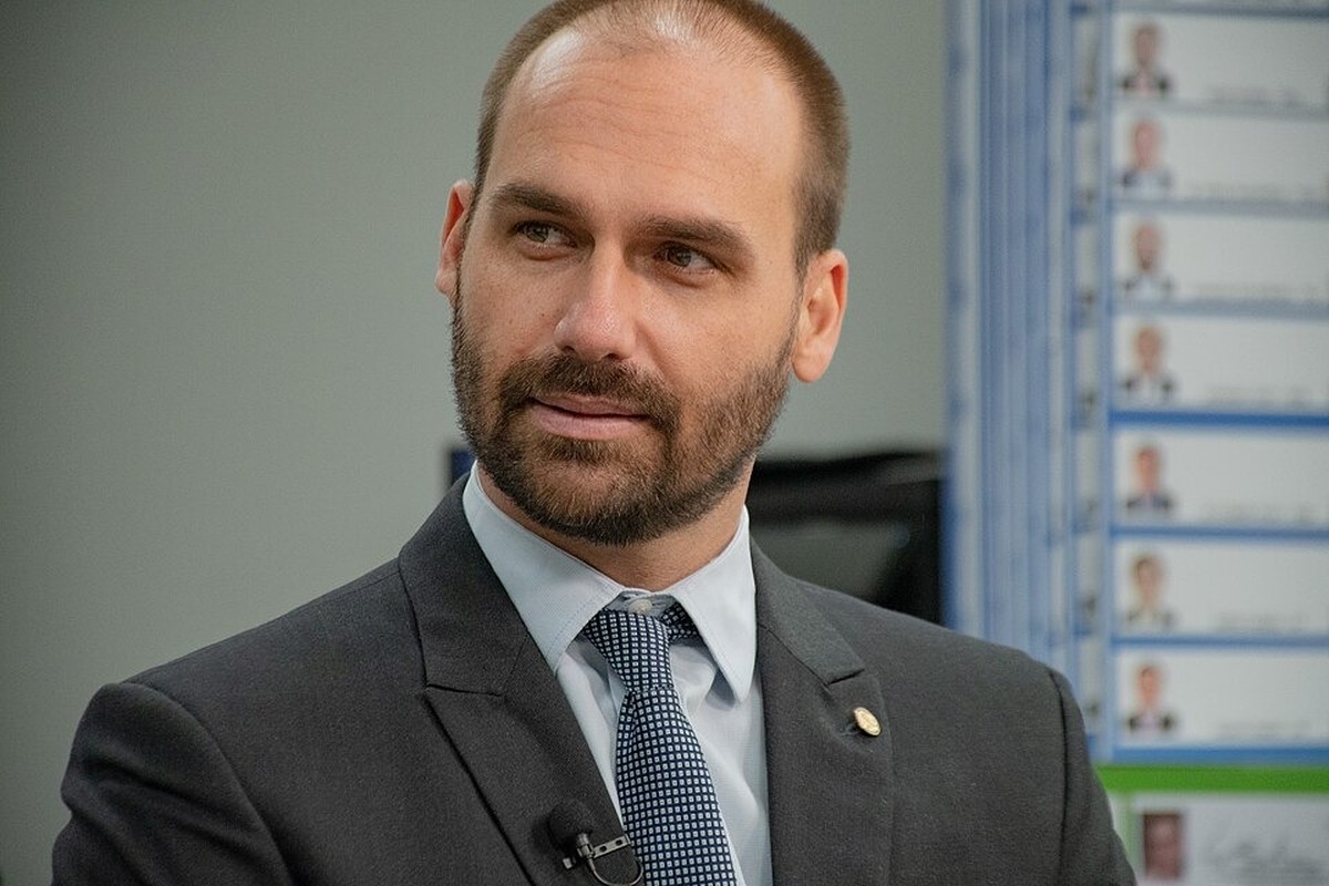 Eduardo Bolsonaro ganha Green Card do governo Trump