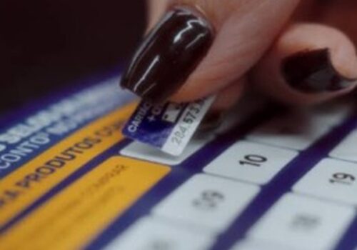 Selinhos promocionais voltam com força nos mercados e atraem mais jovens