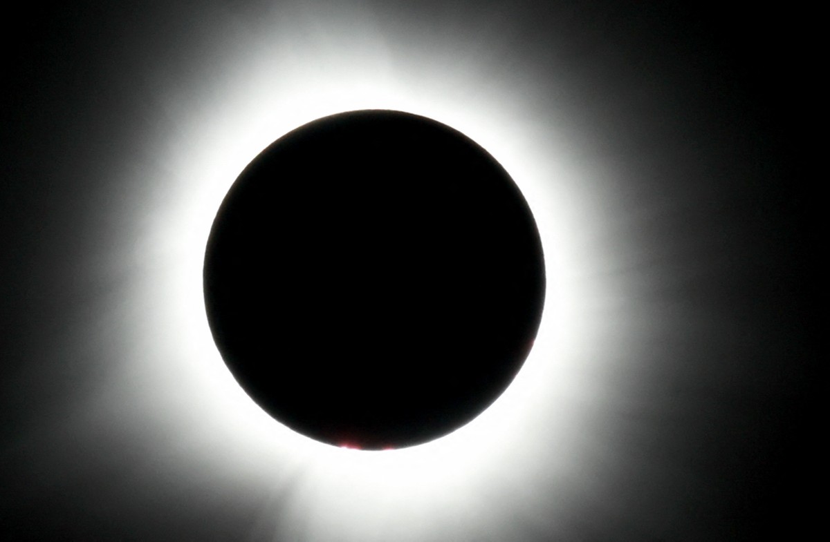 Entenda como eclipse solar no Ceará ajudou a cientistas comprovarem teoria da relatividade de Einstein