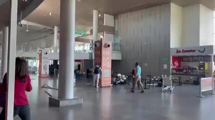 Momento em que terremoto atinge aeroporto na Colômbia