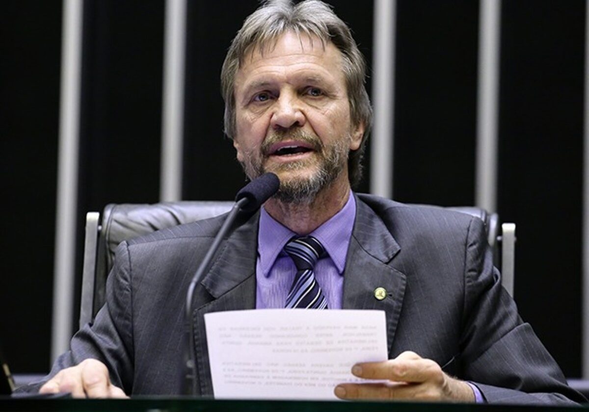 Reunião de líderes da Câmara é encerrada após mal súbito de deputado do PT