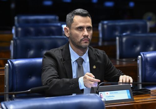 Impasse entre Cleitinho e Republicanos pode afetar palanque de Flávio Bolsonaro em MG