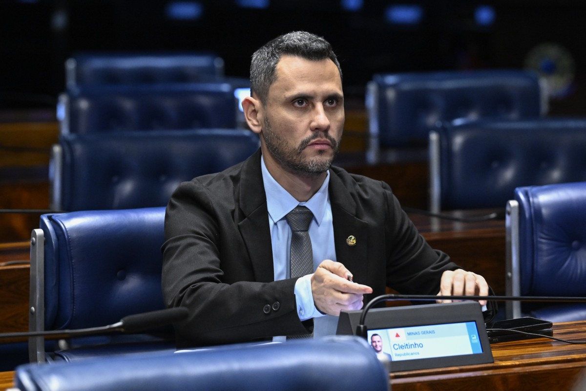 Impasse entre Cleitinho e Republicanos pode afetar palanque de Flávio Bolsonaro em MG