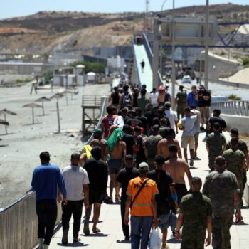 Procuradoria de Marrocos indicia 25 pessoas por suposta relação com entrada em massa de imigrantes em Ceuta