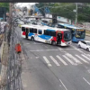 Dezoito ônibus são usados como barricadas na Zona Norte do Rio