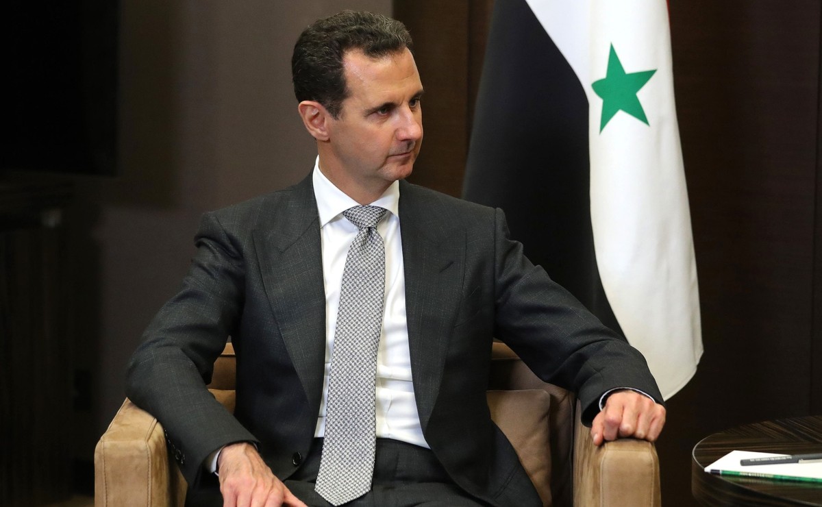 Tribunal da Síria condena ex-presidente Bashar al-Assad à morte por 'crimes contra humanidade'
