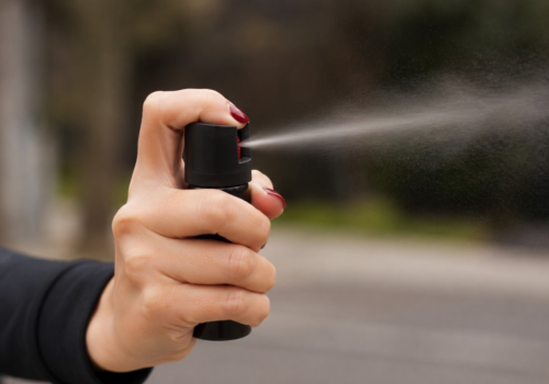 Procura por spray de pimenta aumenta entre mulheres antes mesmo de regulamentação da venda