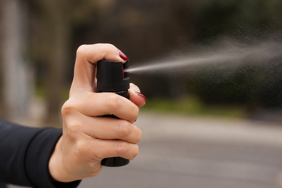 Procura por spray de pimenta aumenta entre mulheres antes mesmo de regulamentação da venda