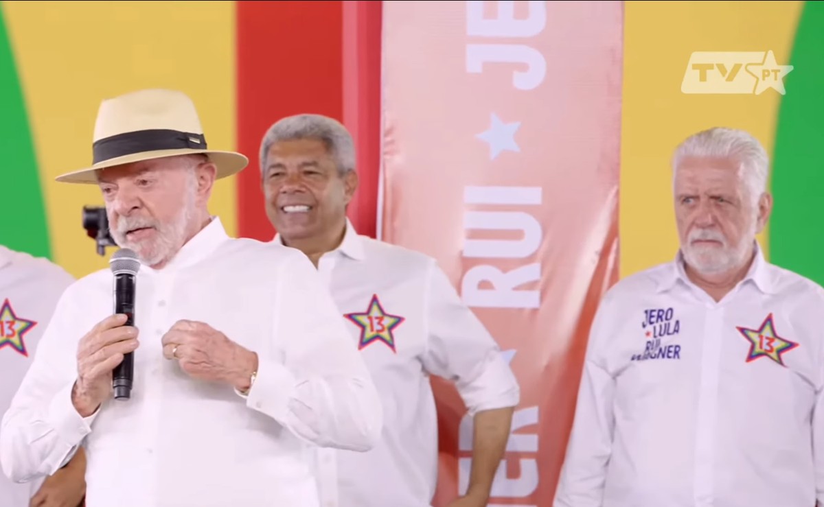Lula pede votos para Jaques Wagner durante convenção que oficializa Jerônimo à reeleição na Bahia