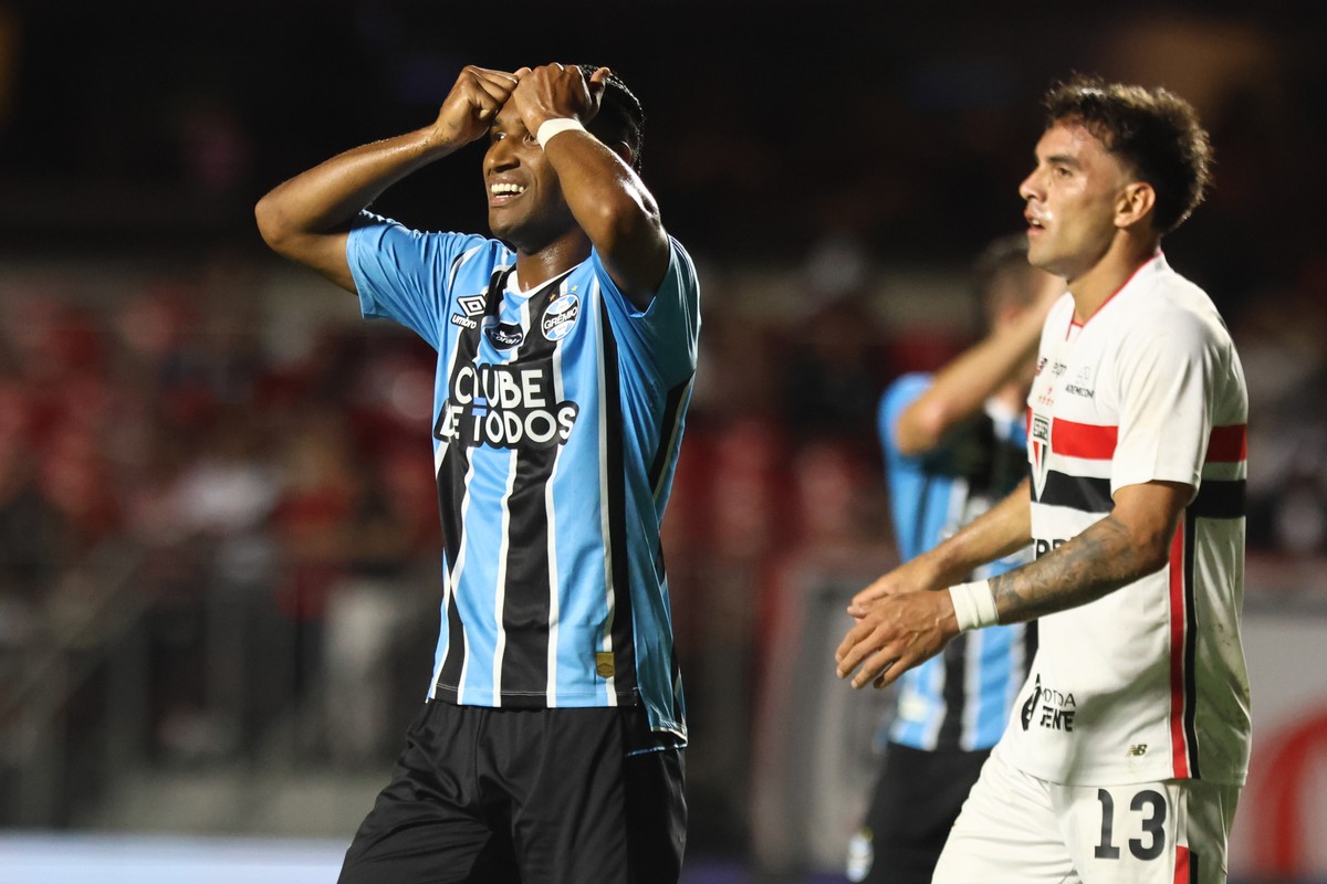 Onde assistir a Grêmio x São Paulo pelo Brasileirão e aos outros jogos deste sábado (8)