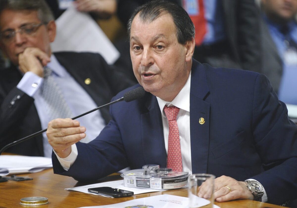 Relator apresenta parecer favorável ao fim da escala 6x1