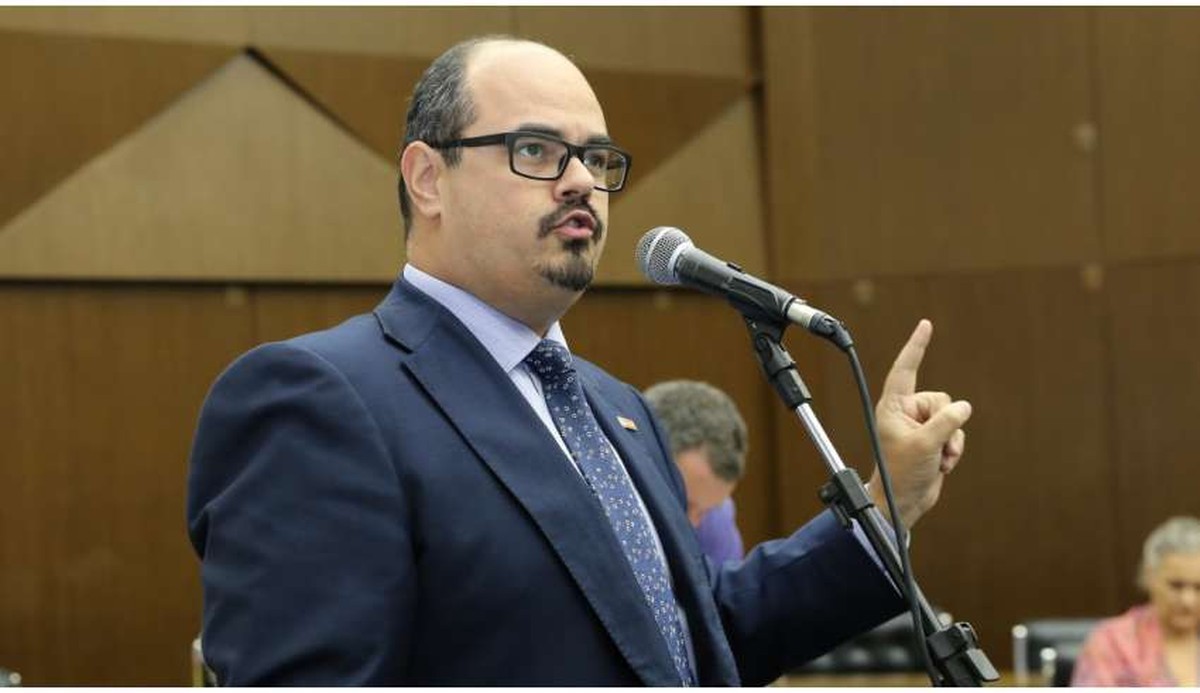 Governador Mateus Simões é oficializado candidato à reeleição em MG