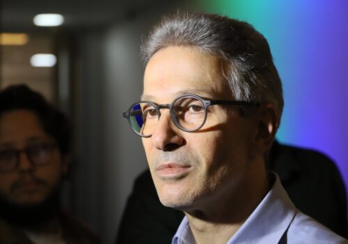 Zema diz que fará um 'choque' na área fiscal e irá 'privatizar tudo' se for eleito