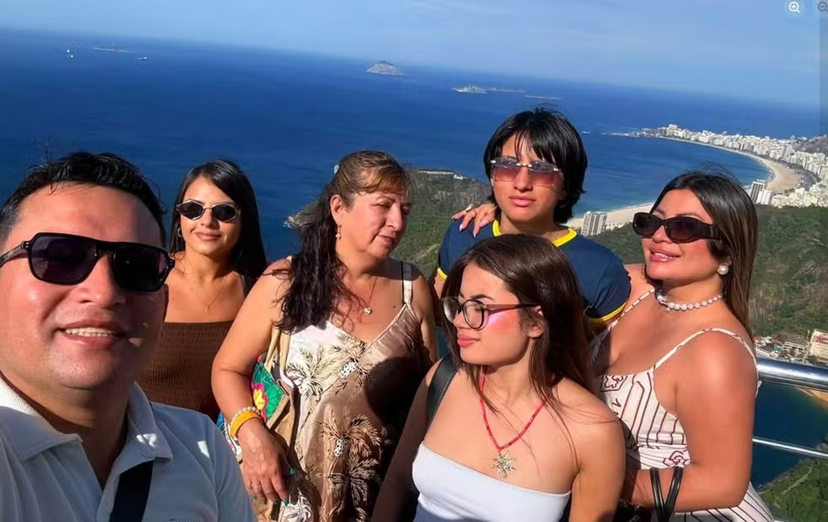 Familiares souberam pela internet de queda de helicóptero que matou três parentes no Rio