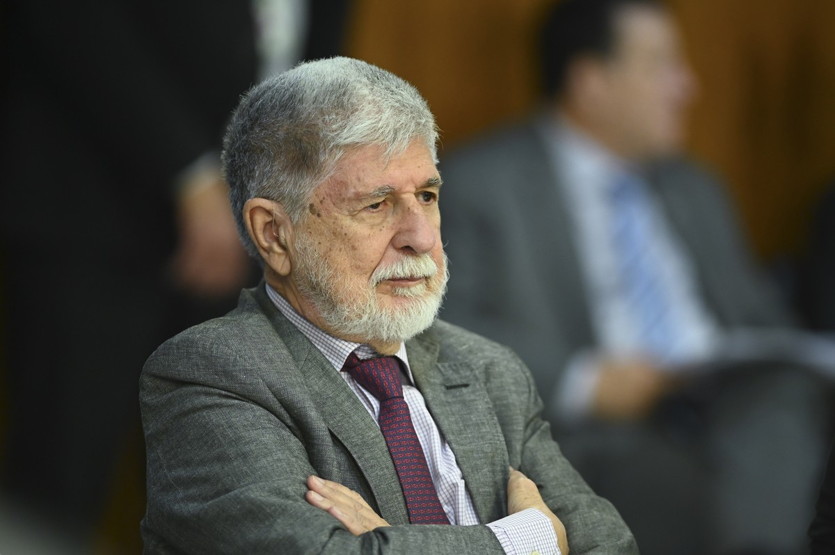 Celso Amorim classifica como 'bizarro' procedimento dos EUA na indicação de novo embaixador