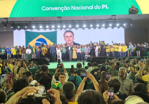 TSE vai analisar na terça-feira vídeo de IA usado por campanha de Flávio Bolsonaro