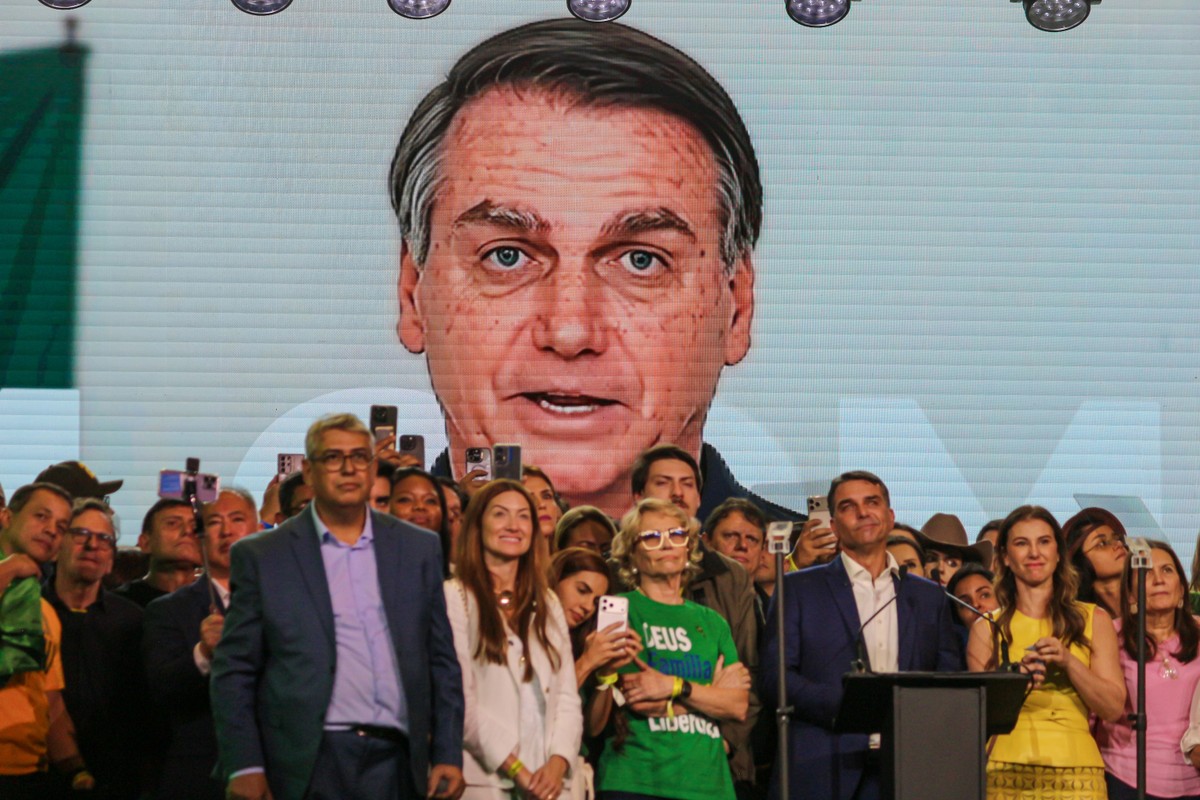 Defesa de Flávio Bolsonaro alega ao TSE que uso de IA não depende de autorização da pessoa retratada
