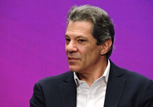 Haddad aciona MP Eleitoral por 'abordagem atípica' da PM a motorista
