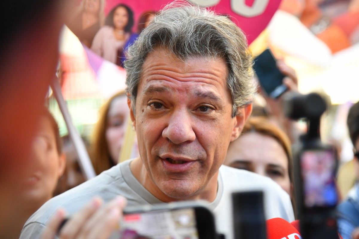 Haddad afirma que pesquisa do Datafolha está 'meio esquisita'