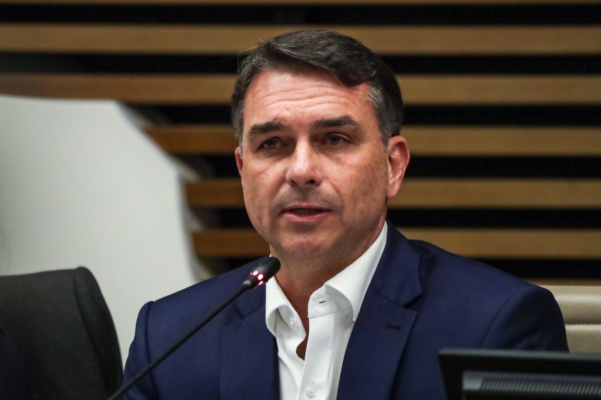 Após reunião com ministro de El Salvador, Flávio diz que Brasil deveria ter mais pessoas presas