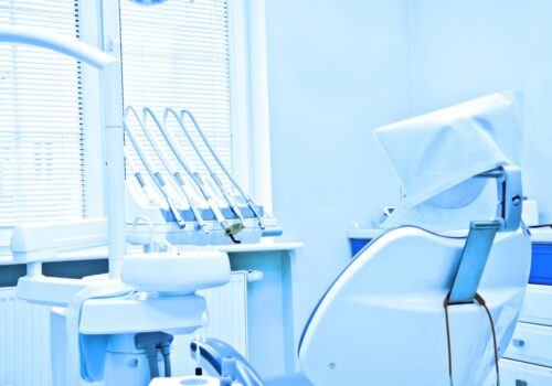 TRF anula resolução que reconhecia harmonização orofacial como especialidade odontológica