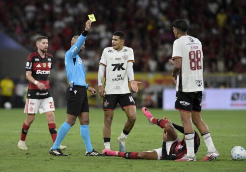 Limite para goleiros, novas funções do VAR e mais: CBF aprova novas regras para o Brasileirão
