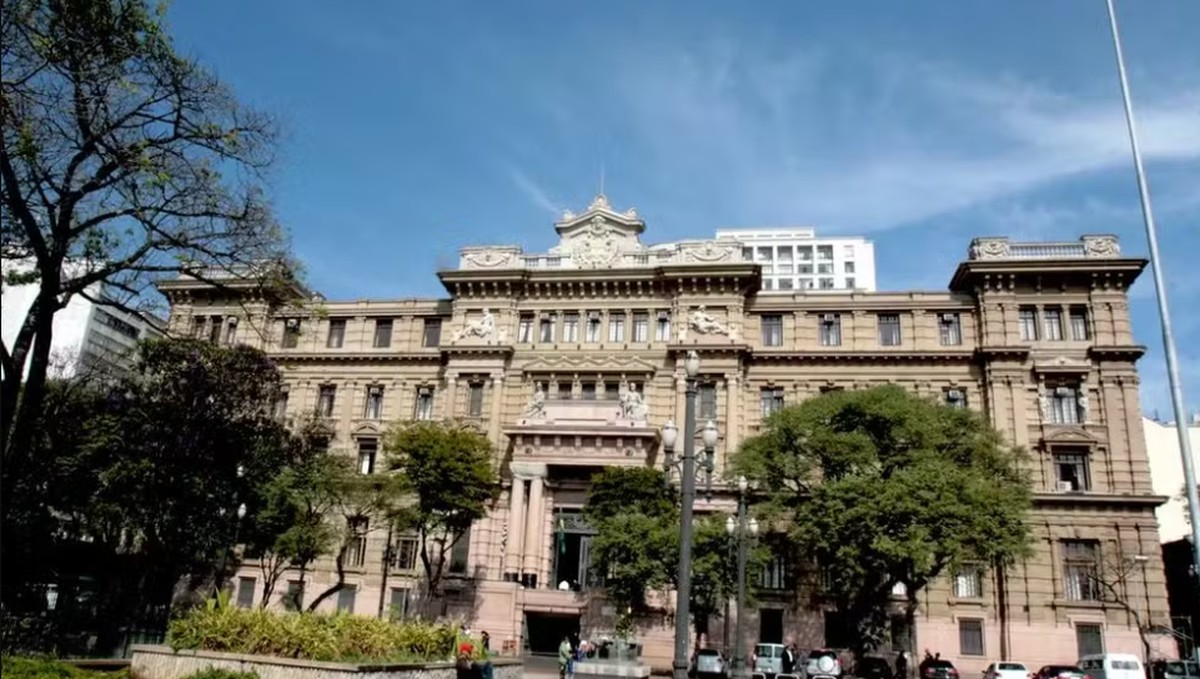 Justiça registra alta de tentativas de fraude com comandos ocultos para inteligência artificial