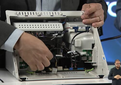 TSE faz abertura de urna eletrônica para estudantes em Brasília e mostra mecanismos de segurança