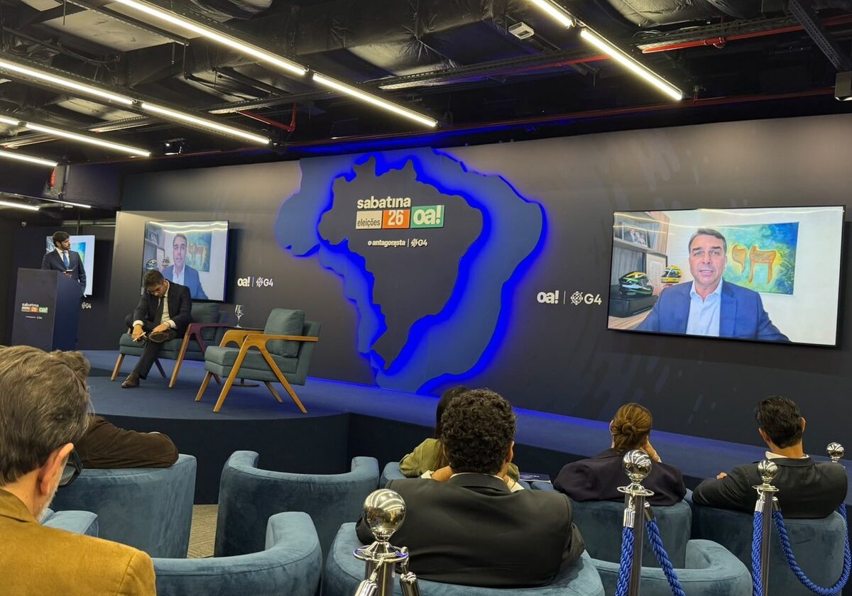 Flávio Bolsonaro minimiza falta de alianças nacionais: 'Temos 22 palanques 100% fechados'