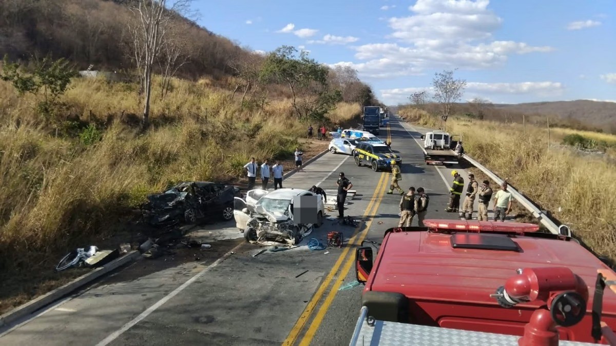 Acidente interdita BR-251 e deixa cinco mortos em Minas Gerais