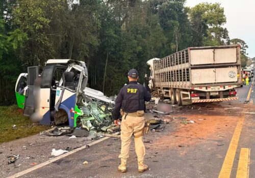 Acidente na BR-373: corpos chegam ao IML de Ponta Grossa (PR); 12 já foram identificados