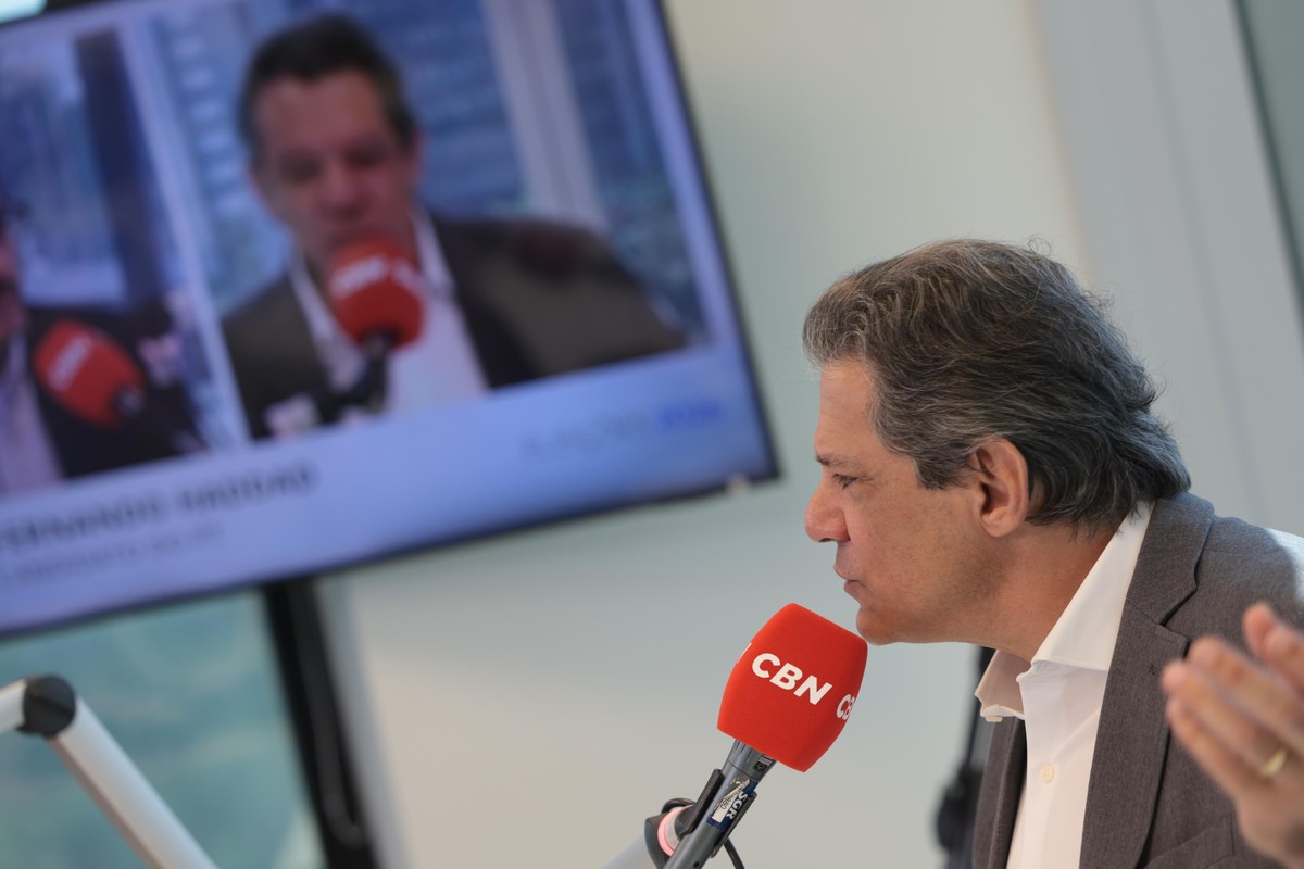 'Sou a favor de passar a régua e cumprir a lei quem quer que seja', diz Haddad sobre Lulinha