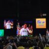 Em comício, Flávio Bolsonaro promete classificar facções como terroristas e promete 'declarar guerra'