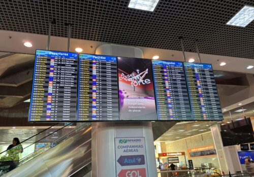 Passageiros enfrentam problemas no Santos Dumont após acidente com aeronave; 13 voos foram cancelados