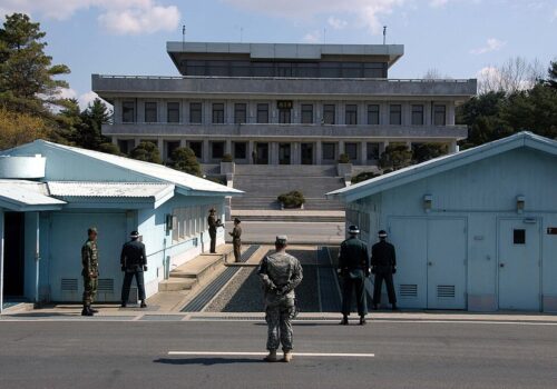Coreia do Sul exige pedido de desculpas oficial da Coreia do Norte após mina ferir três soldados