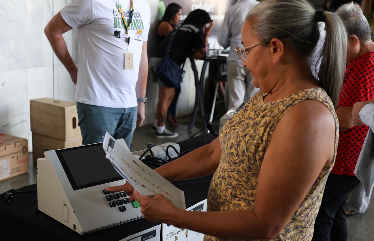 É permitido levar ‘colinha’ dos votos no dia das eleições?