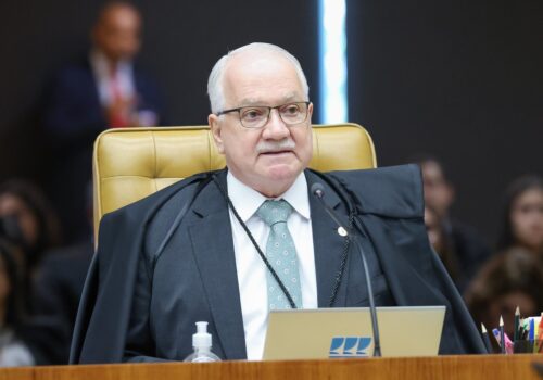 Fachin convoca plenário do STF para analisar relatórios da PF sobre suposta relação de Moraes e Vorcaro