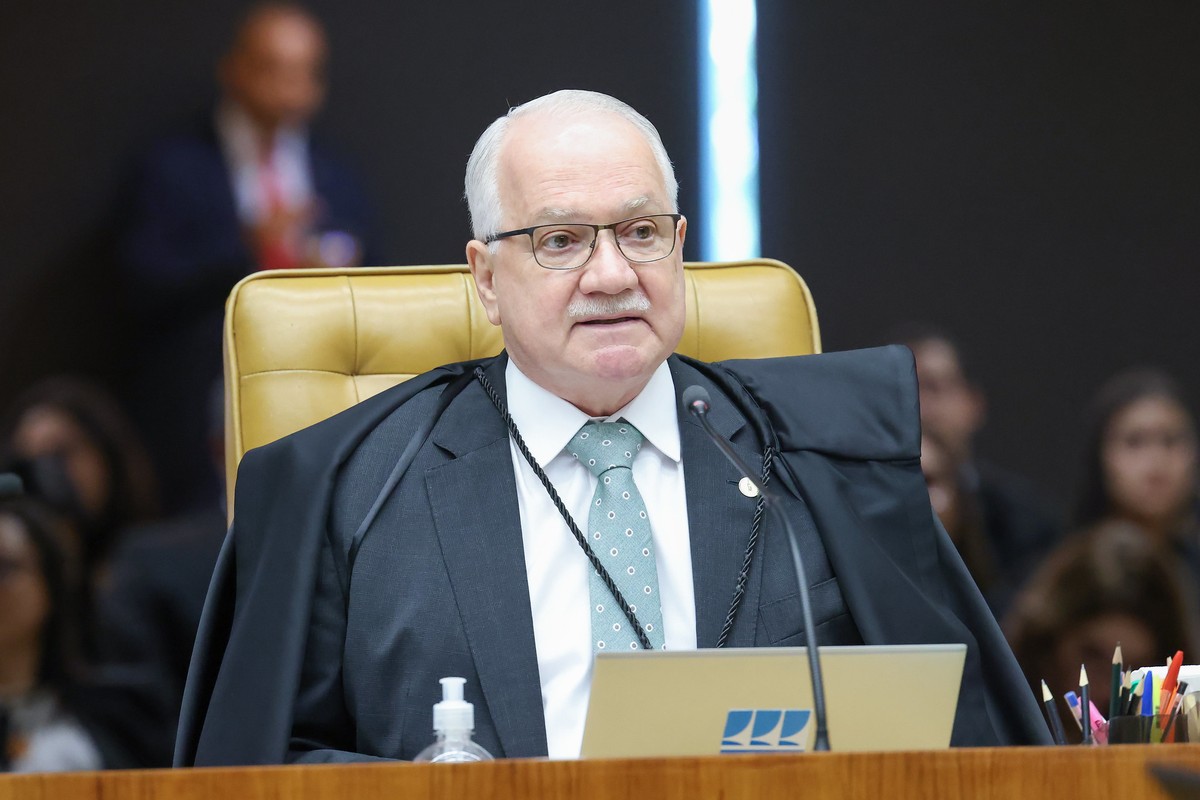 Fachin convoca plenário do STF para analisar relatórios da PF sobre suposta relação de Moraes e Vorcaro