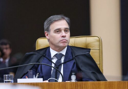 Após solicitação de Fachin, Mendonça retira sigilo de investigações do caso Master