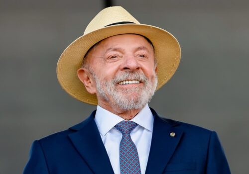 Lula reduz tributos sobre gasolina e cria subsídio para diesel em meio à guerra no Oriente Médio