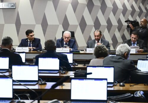 Fim da 6x1: CCJ concede uma hora de vista após pedido de Rogério Marinho